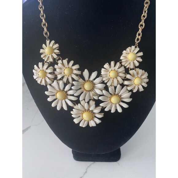 Daisy Sunflower Floral Statement Necklace Women White Enamel Yellow Pearl Center - Picture 14 of 16